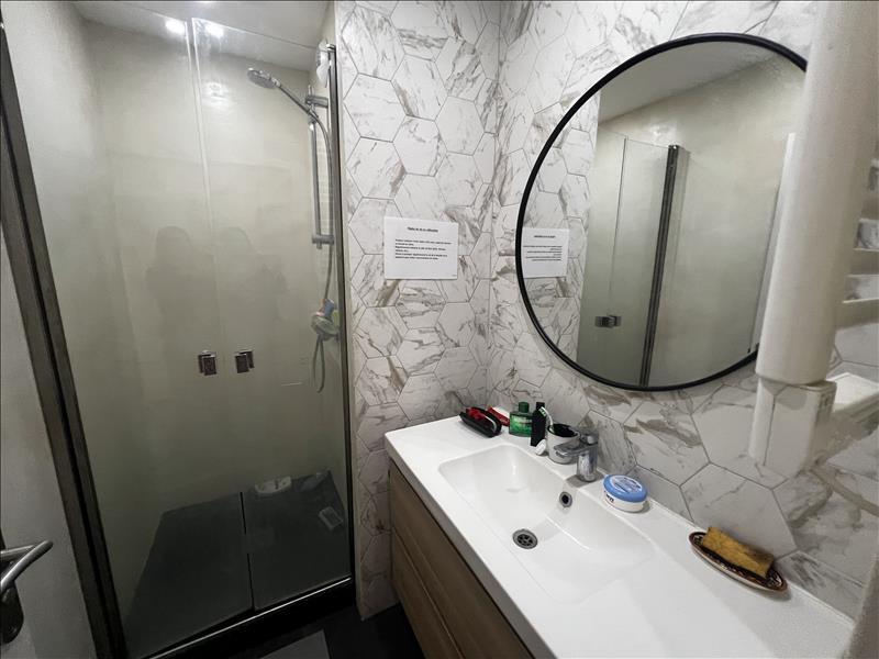 Chambre - 103 m² - 1 pièce