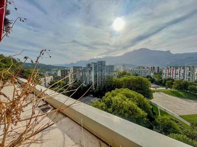 Appartement - 77 m² - 3 pièces