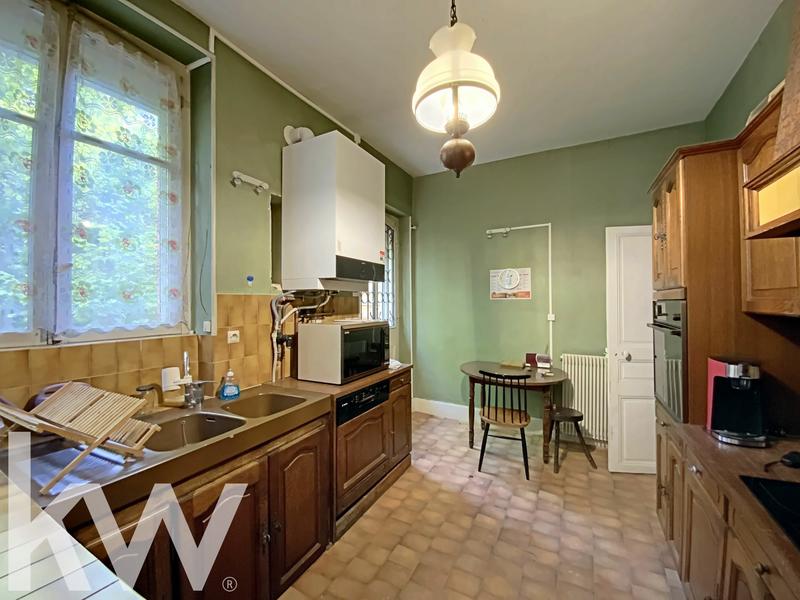 Maison - 200 m² - 9 pièces