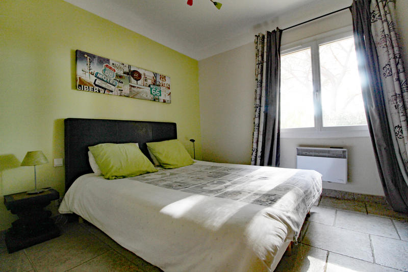 Maison - 325 m² - 9 pièces