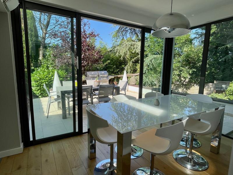 Maison - 260 m² - 7 pièces