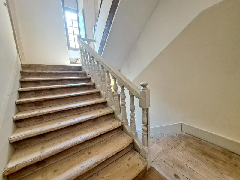 Maison - 247 m² - 6 pièces