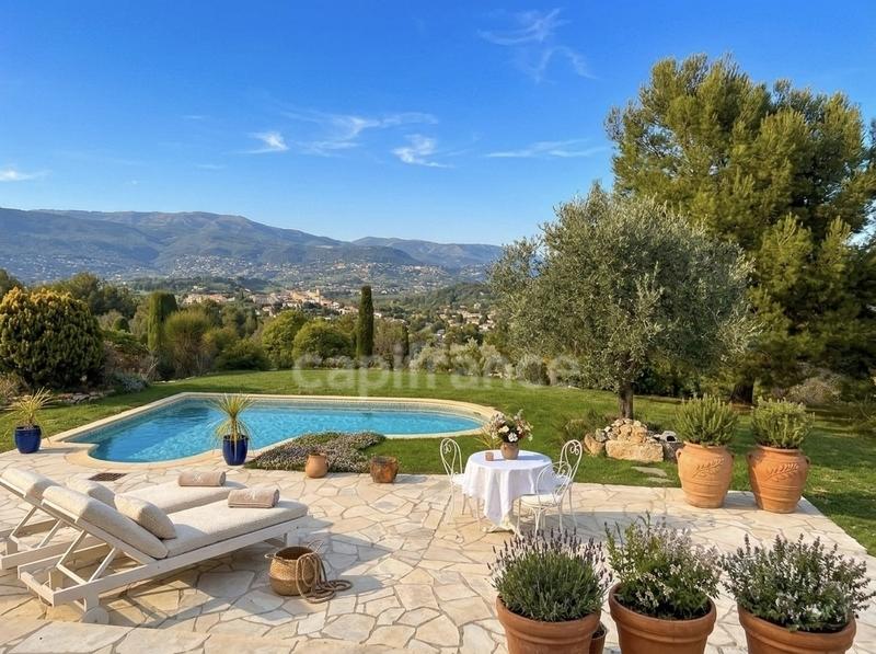 Villa - 218 m² - 8 pièces