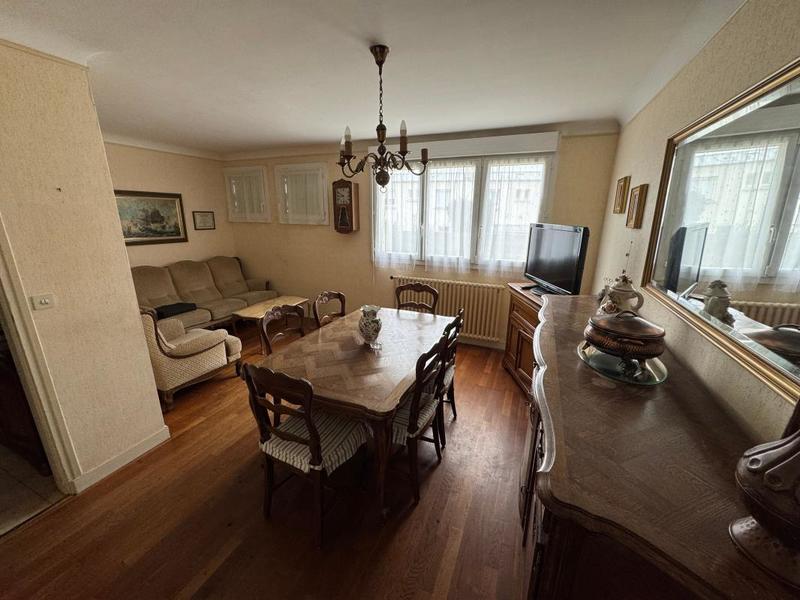 Maison - 104 m² - 5 pièces