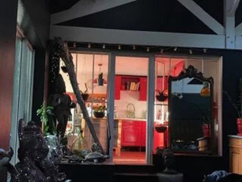 Maison - 305 m² - 7 pièces