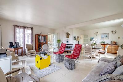 Maison - 220 m² - 7 pièces