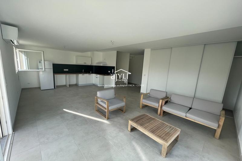 Appartement - 94 m² - 4 pièces