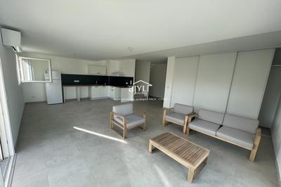 Appartement - 94 m² - 4 pièces