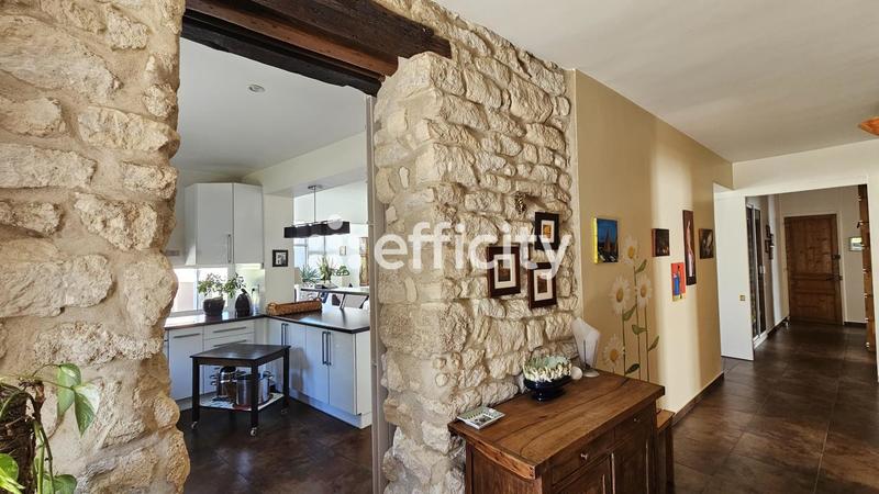 Maison - 280 m² - 11 pièces