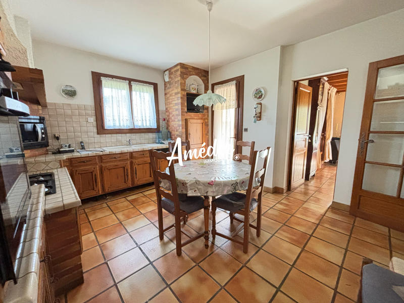 Maison traditionnelle - 193 m² - 6 pièces