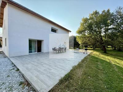 Maison - 184 m² - 7 pièces