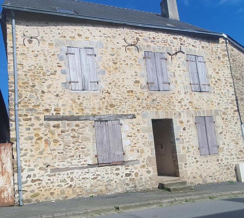 Maison - 160 m² - 10 pièces