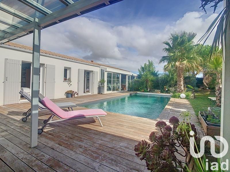 Maison - 211 m² - 7 pièces