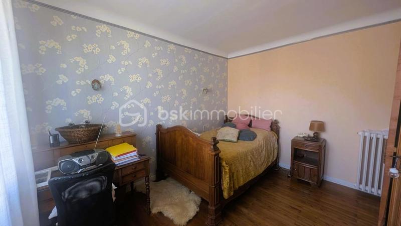 Maison traditionnelle - 90 m² - 7 pièces