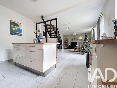 Maison - 102 m² - 5 pièces