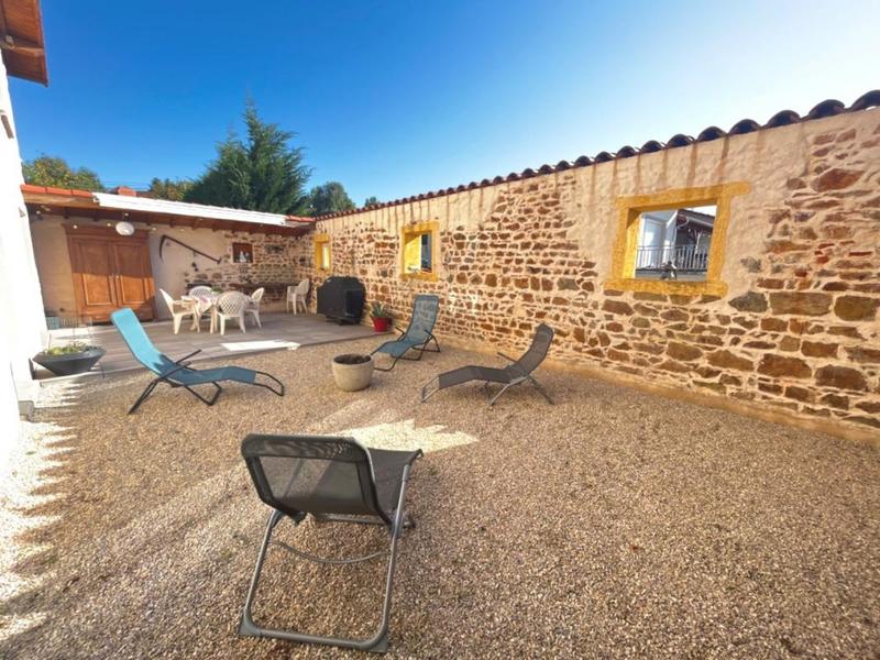 Maison en pierre - 284 m² - 7 pièces