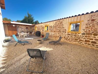 Maison en pierre - 284 m² - 7 pièces