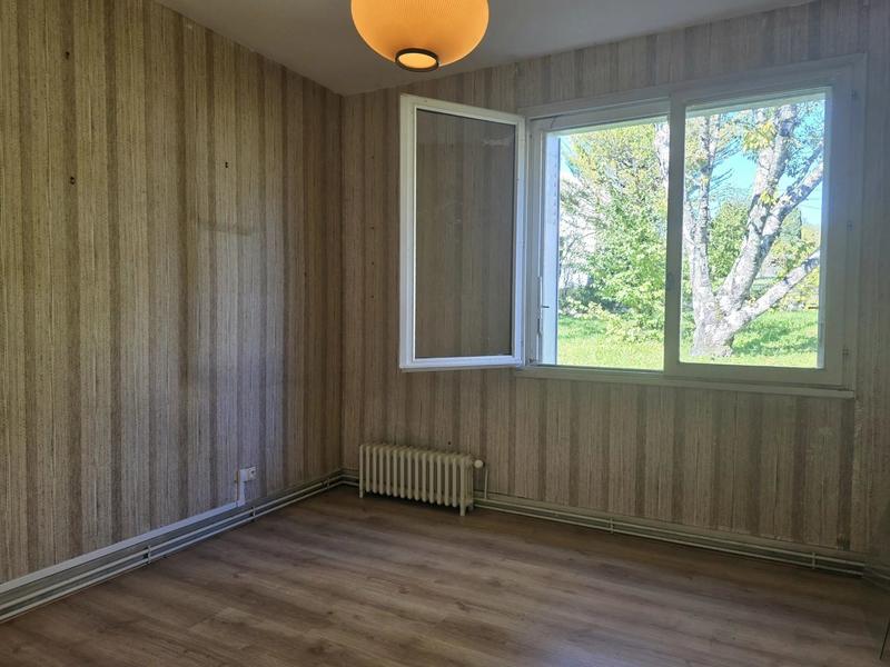 Maison - 93 m² - 5 pièces