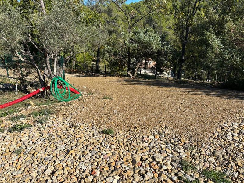 Terrain constructible - 1 622 m²