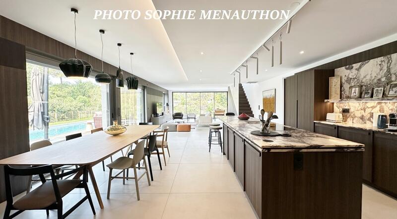 Maison d'architecte - 300 m² - 8 pièces