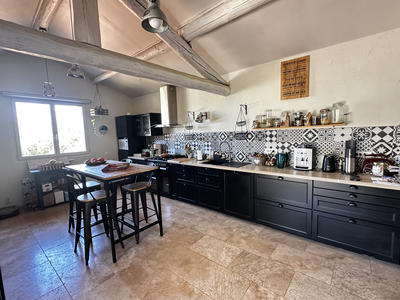 Propriété - 355 m² - 16 pièces