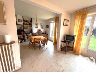 Maison - 96 m² - 5 pièces