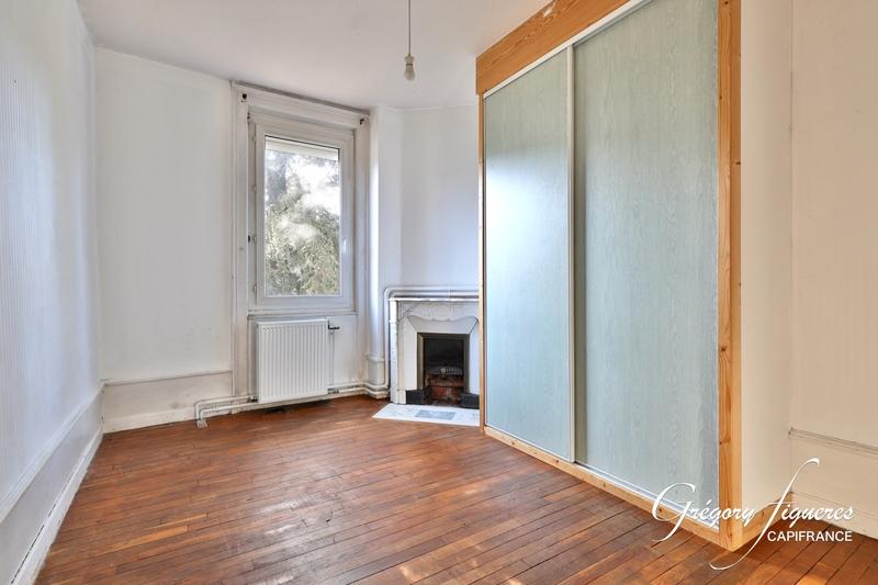 Maison - 200 m² - 8 pièces