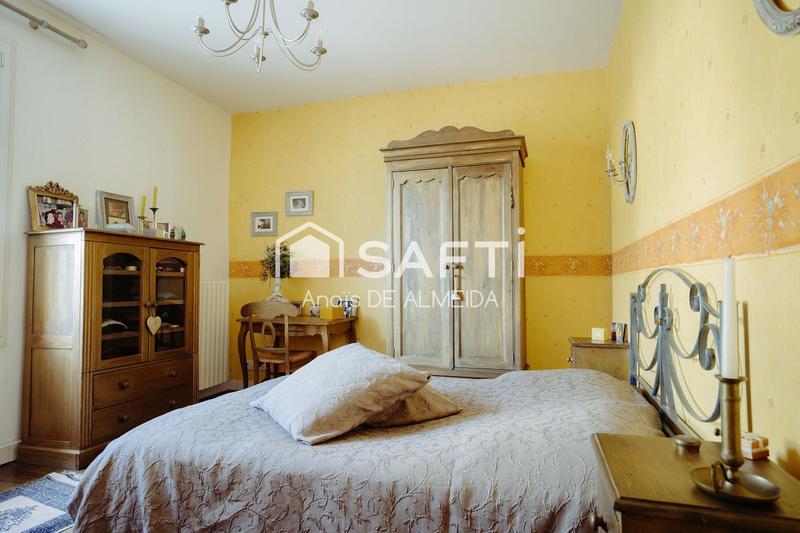 Maison - 217 m² - 9 pièces