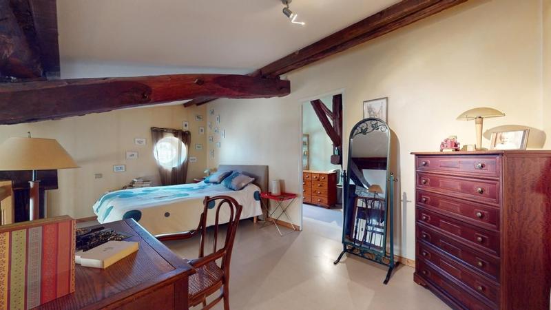 Maison - 240 m² - 5 pièces