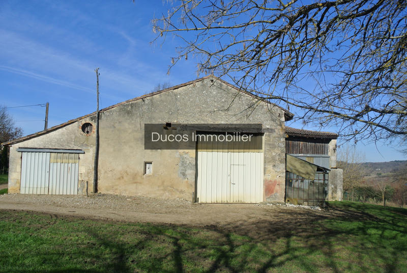 Maison - 330 m² - 1 pièce