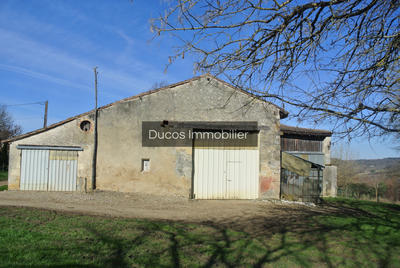 Maison - 330 m² - 1 pièce