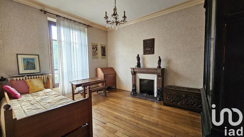 Maison - 240 m² - 10 pièces