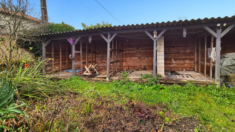 Maison - 242 m² - 9 pièces