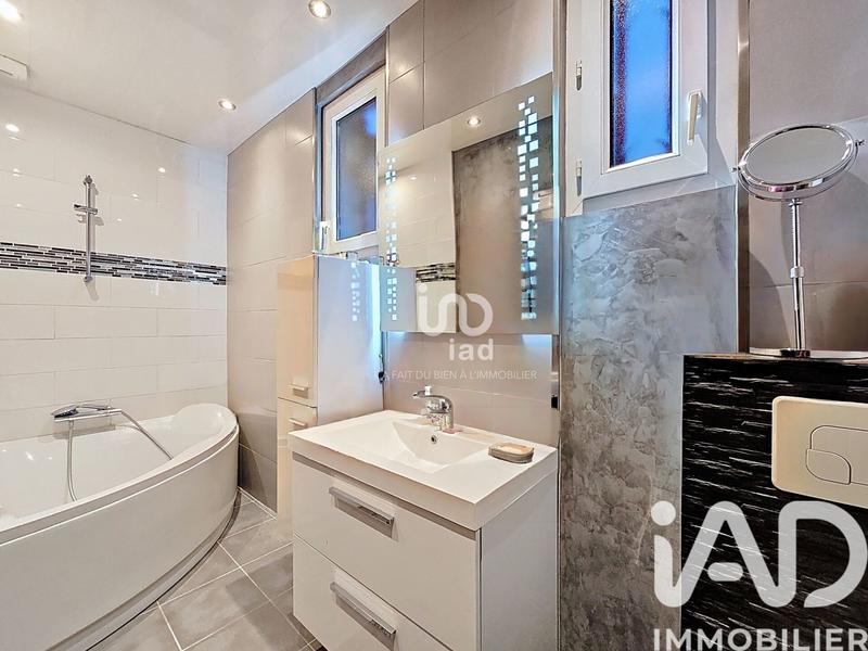 Maison - 85 m² - 5 pièces