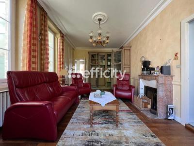 Demeure - 233 m² - 9 pièces