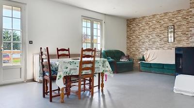 Maison - 104 m² - 4 pièces