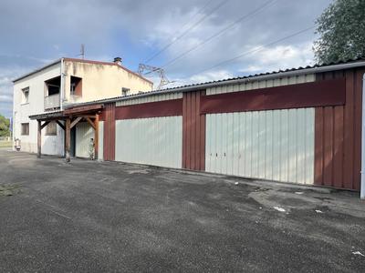 Immeuble - 220 m² - 8 pièces