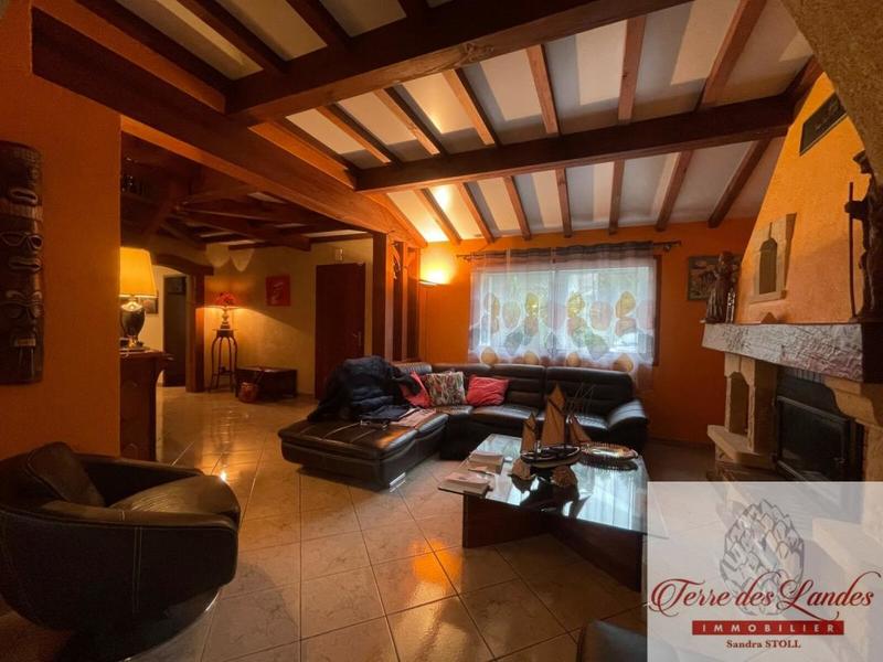 Maison - 180 m² - 8 pièces