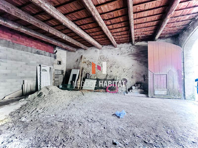 Maison - 200 m² - 2 pièces