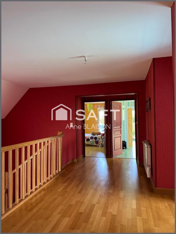 Maison - 211 m² - 7 pièces