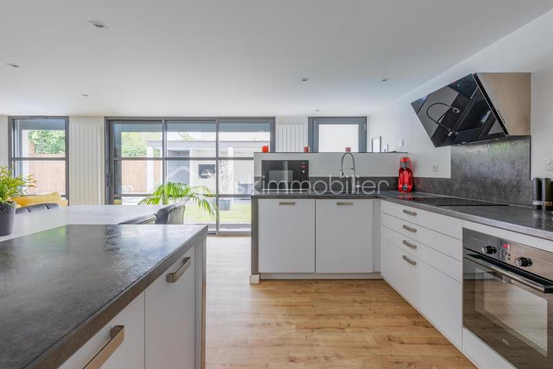 Maison - 200 m² - 6 pièces