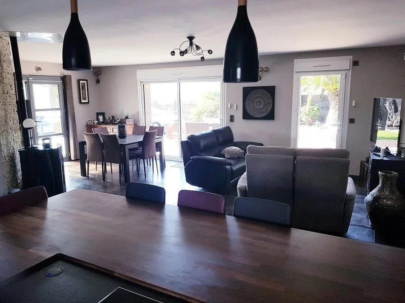 Maison - 268 m² - 7 pièces