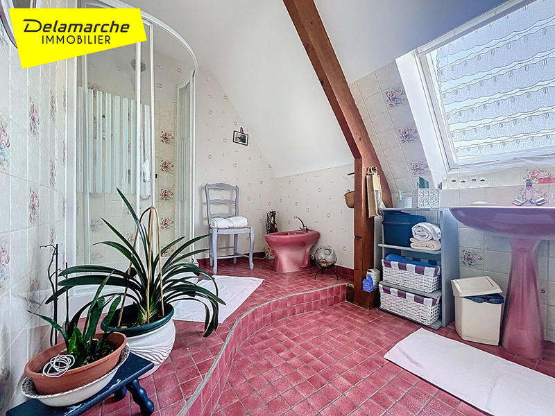 Maison - 242 m² - 9 pièces