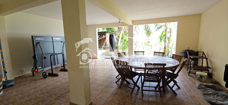 Maison - 177 m² - 8 pièces