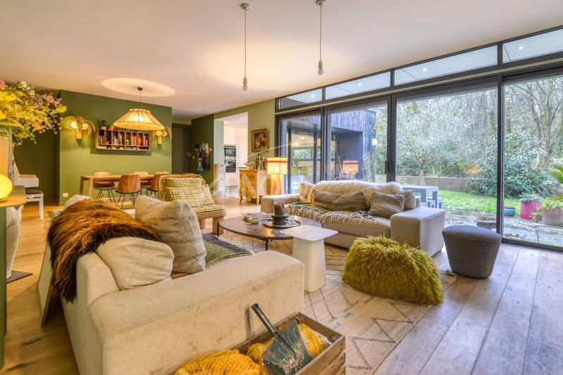 Maison - 180 m² - 8 pièces