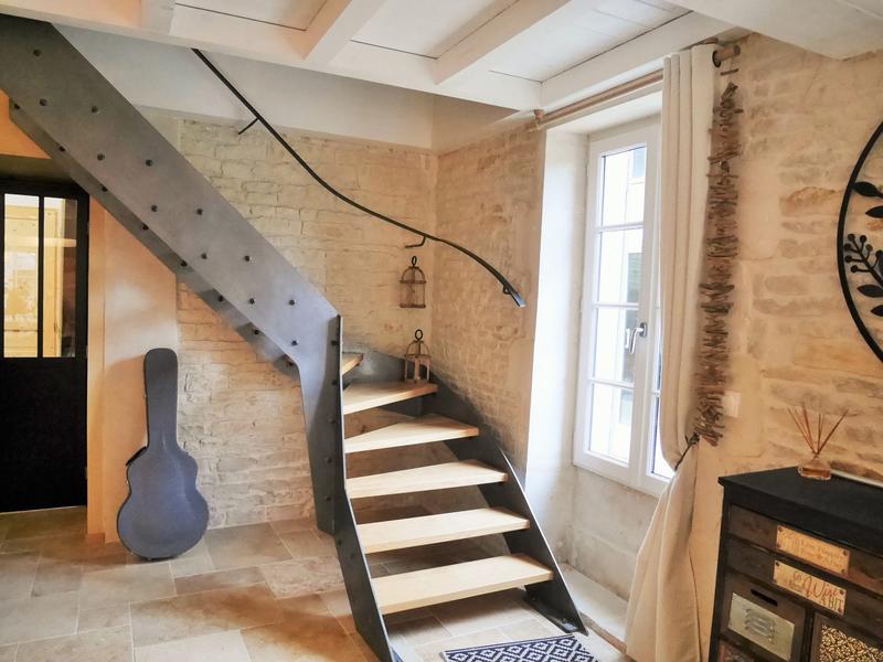 Maison traditionnelle - 179 m² - 10 pièces