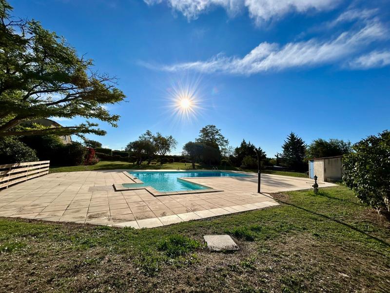 Maison - 368 m² - 15 pièces