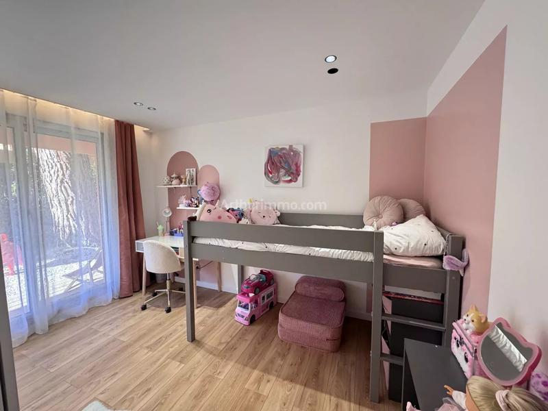 Appartement - 90 m² - 4 pièces