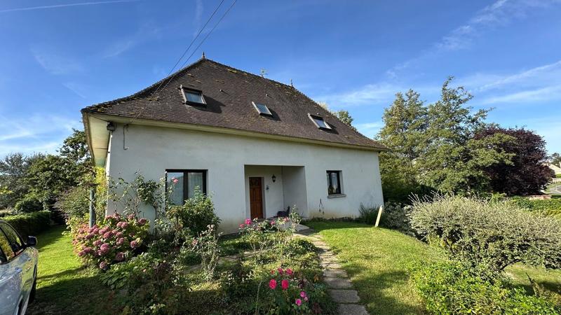 Maison - 220 m² - 6 pièces