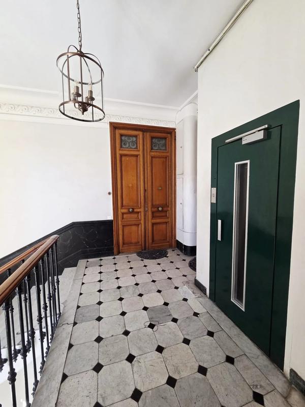 Appartement - 168 m² - 5 pièces